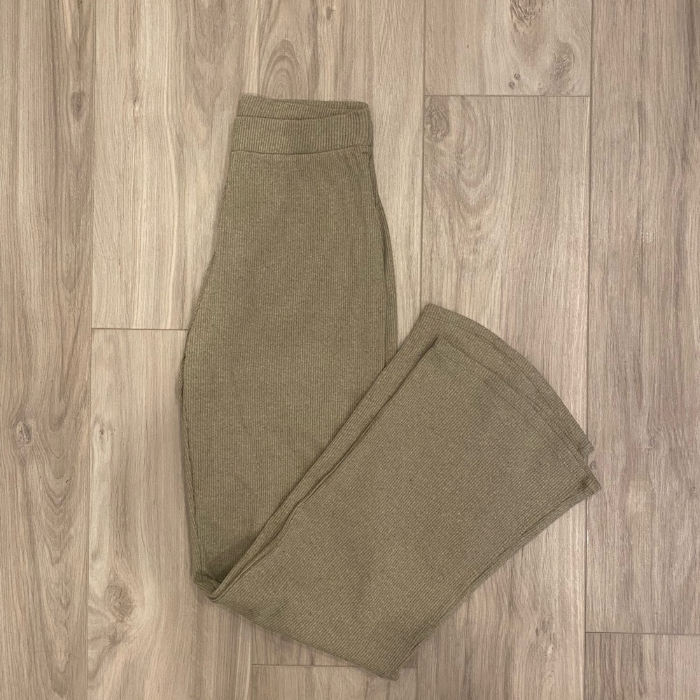 NWOT zara ribbed flare pants